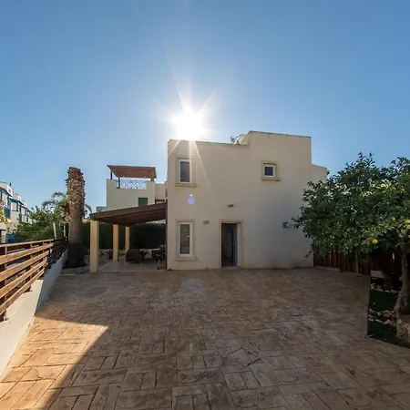 Serena Bay * Paralimni